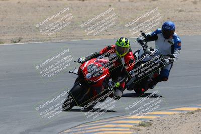 media/Apr-09-2023-SoCal Trackdays (Sun) [[333f347954]]/Turn 10 (115pm)/